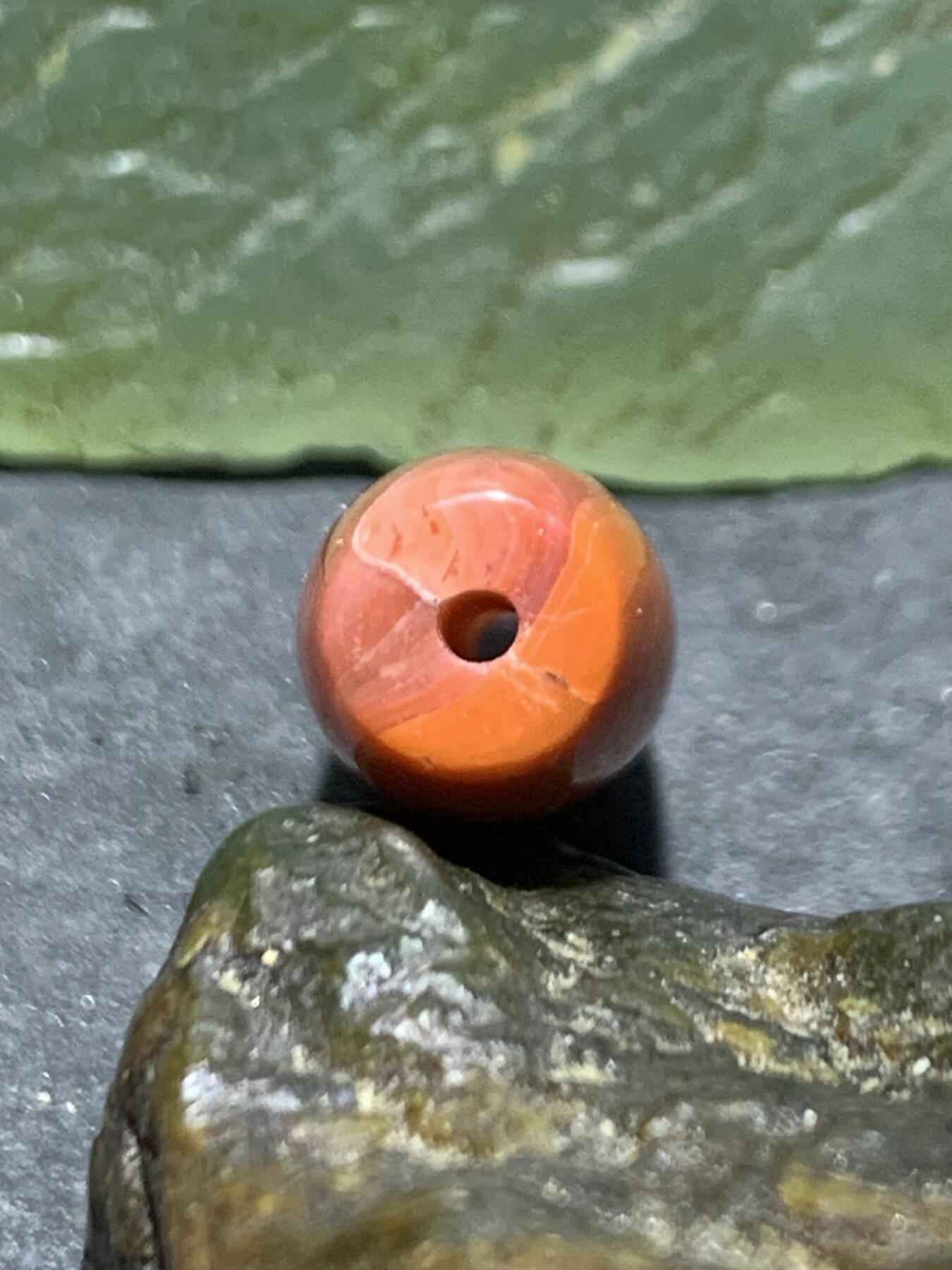 川料南红玛瑙通货小桶珠一颗！