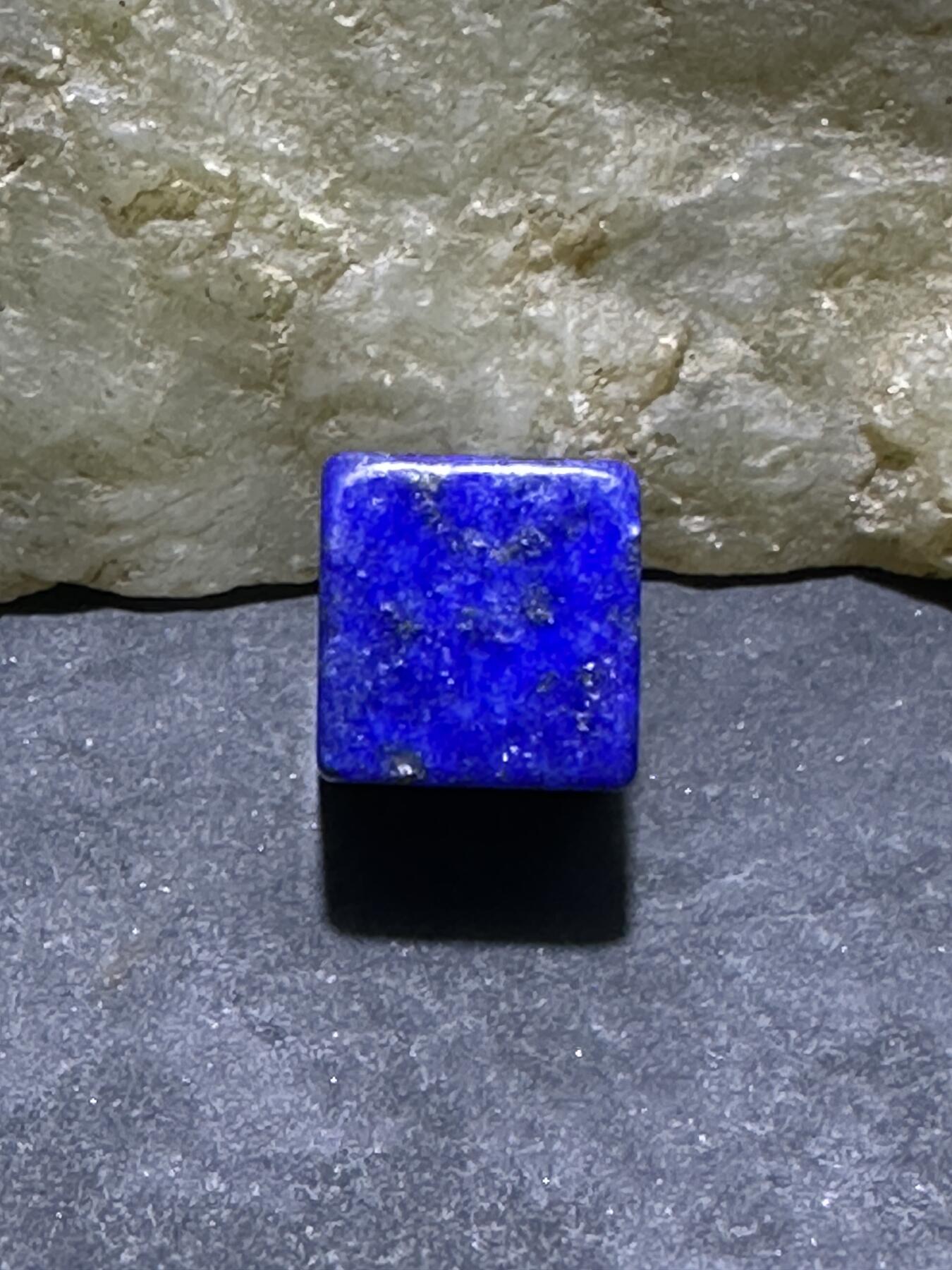 精美阿富汗老矿青金石六面方形珠一颗