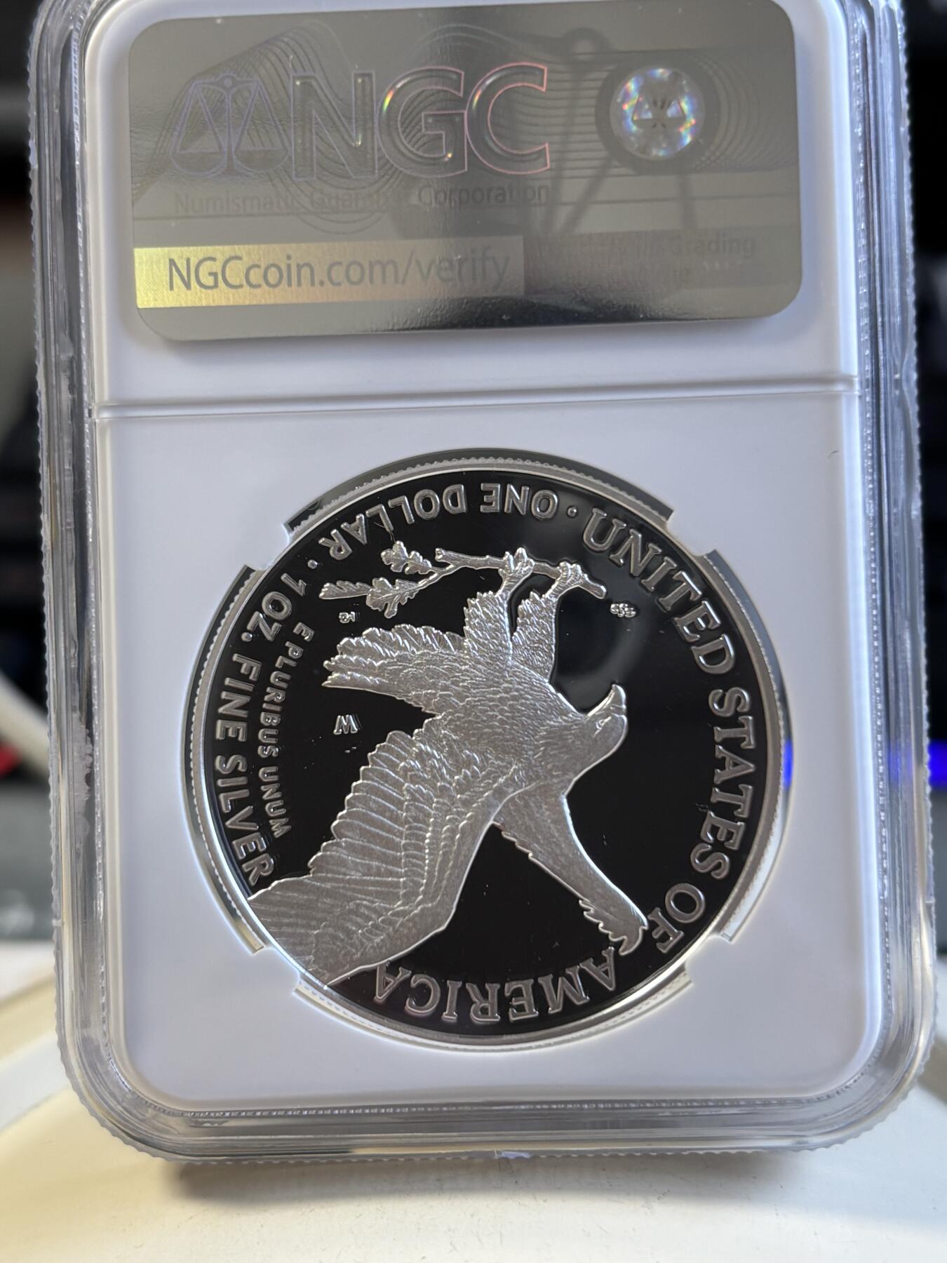 第191期拍卖 美国2022年女神鹰洋1盎司精制银币NGC-PF70首日标，999银