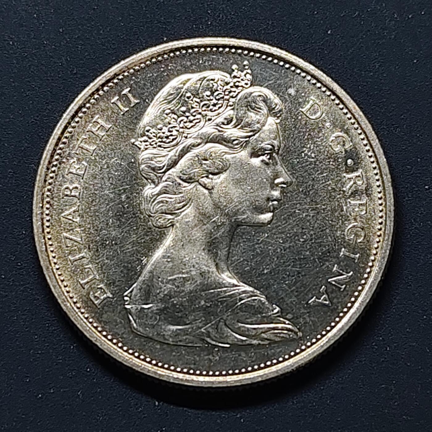 【全场包邮】纯粹捡漏拍508场 加拿大1967年50分联邦百年纪念银币【29.7毫米11.66克80%】