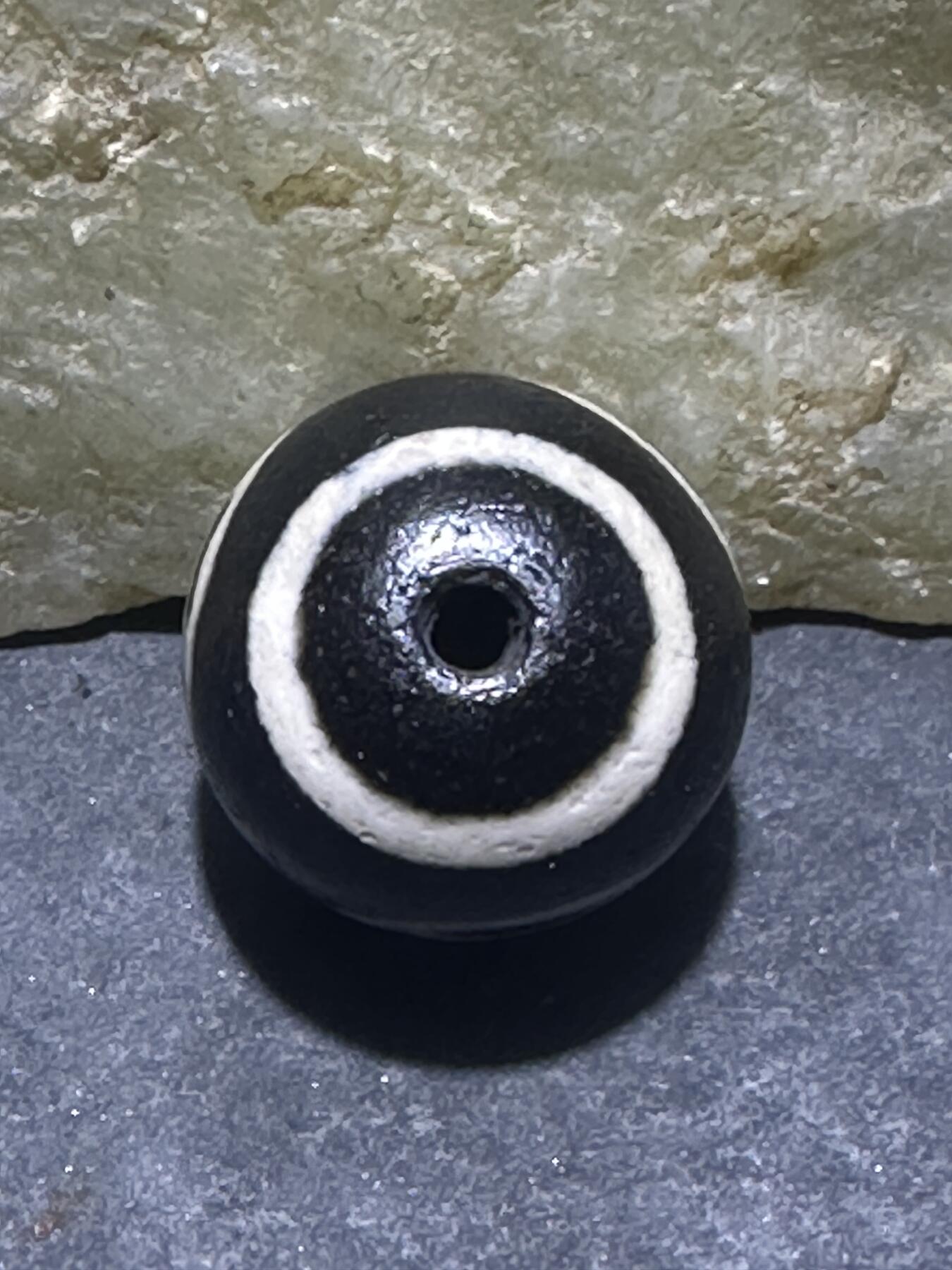 仅此一颗，精品藏传钱币玛瑙天珠一颗，