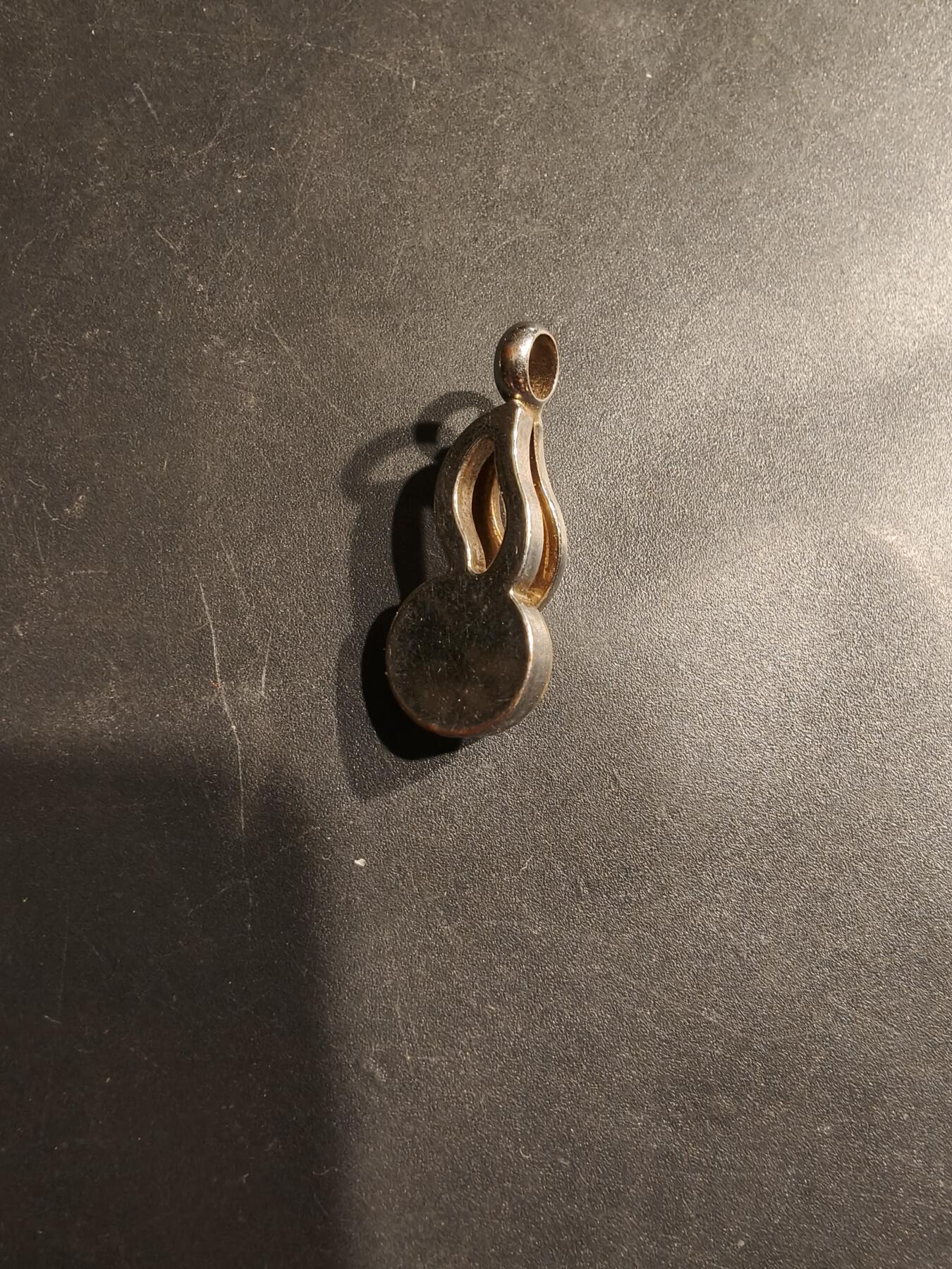 老王徽章第185期 法国嵌宝吊坠