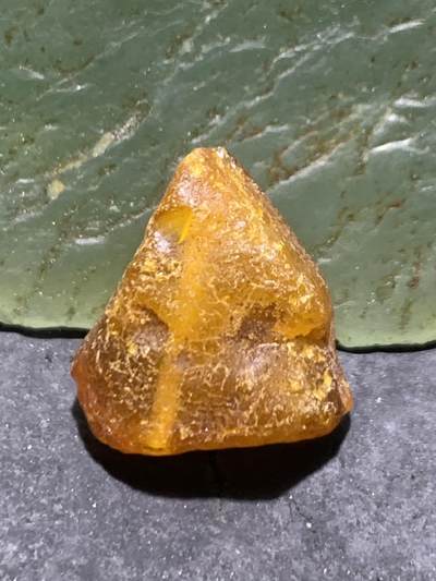 精美天然乌克兰蜜蜡随形原石珠子一颗！ - 精美天然乌克兰蜜蜡随形原石珠子一颗！