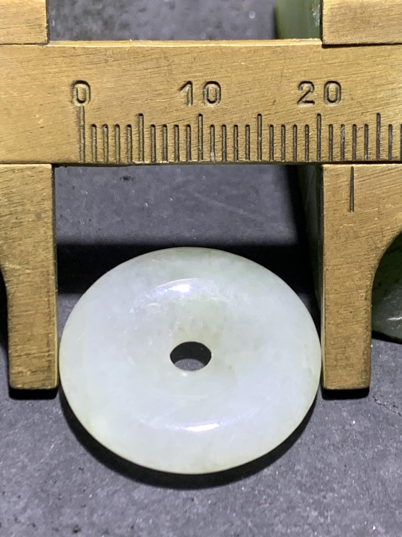 天然A货糯种翡翠平安扣吊坠一个！