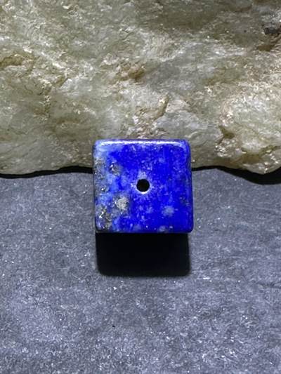 精美阿富汗老矿青金石六面方形珠一颗 精美阿富汗老矿青金石六面方形珠一颗