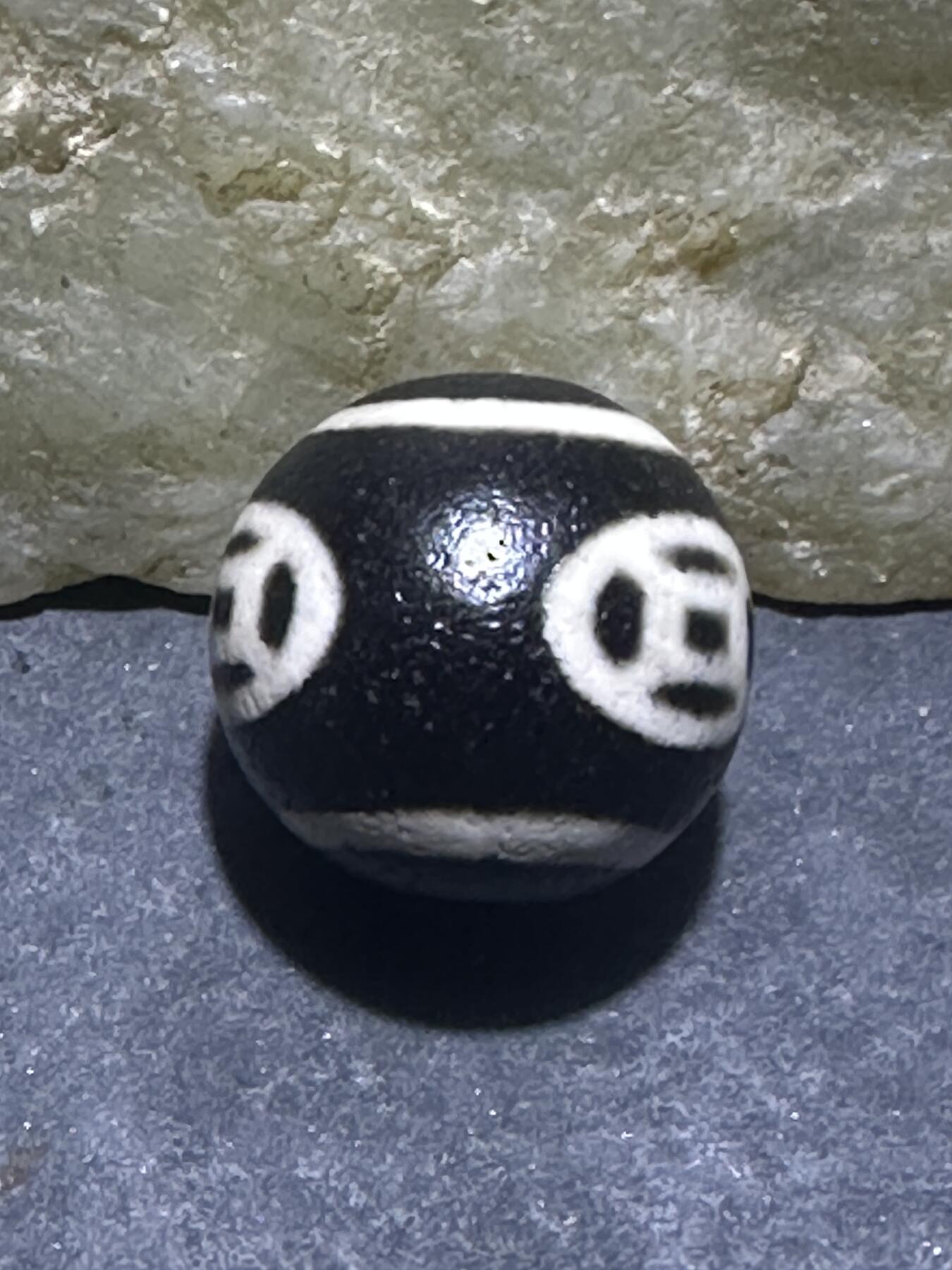 仅此一颗，精品藏传钱币玛瑙天珠一颗，