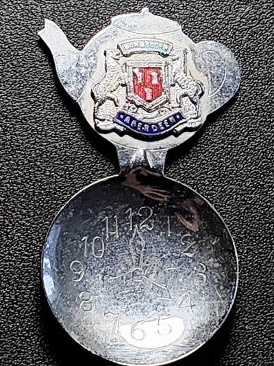 泉币菌-第204场-元宵节专场 本场拍品多 请提前出价 - 20世纪中期 原包装 苏格兰 阿伯丁市 银勺 珐琅工艺 钟表制造商Hallmark公司 75.8×40mm 重17.53g 含银量不清楚