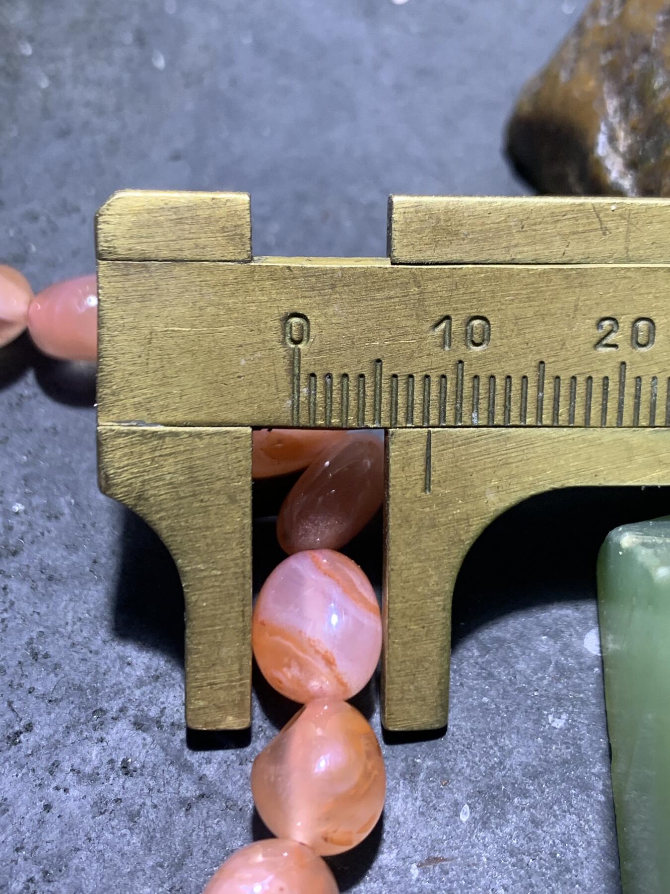 川料樱桃红南红玛瑙随形糖豆单圈手串一条，