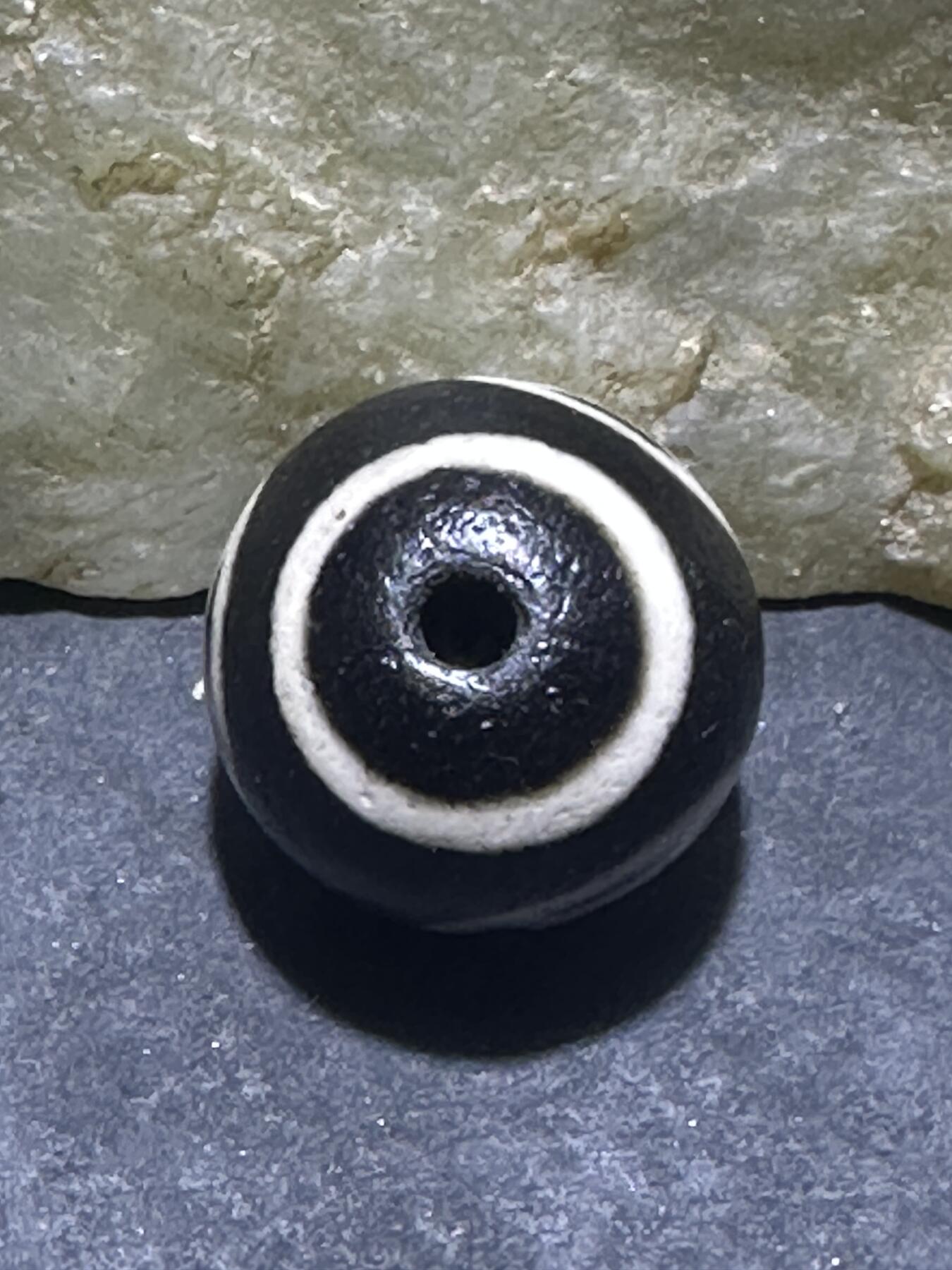 仅此一颗，精品藏传钱币玛瑙天珠一颗，