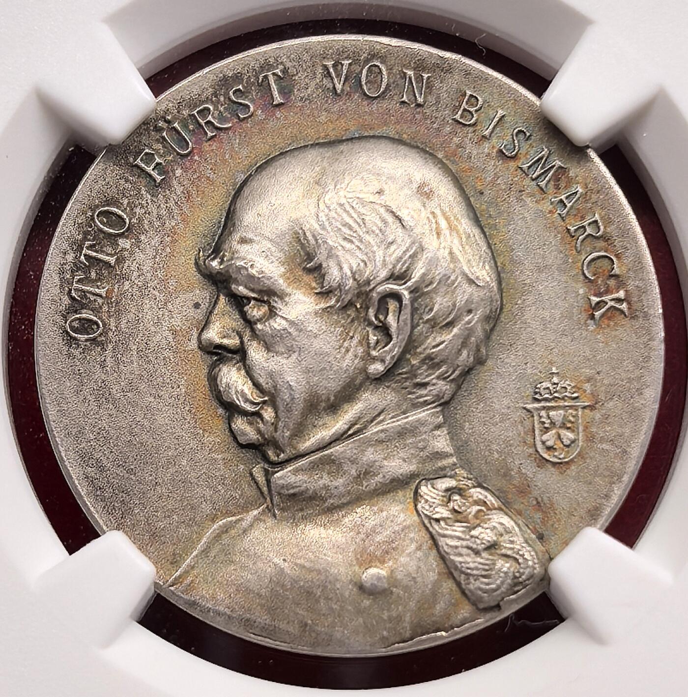 此心安处是吾乡·凡希社世界钱币微拍第三百二十期 1898德国俾斯麦逝世纪念银章NGC-MS64，俾斯麦像与橡树，橡树在德国传统文化中代表力量与坚韧。