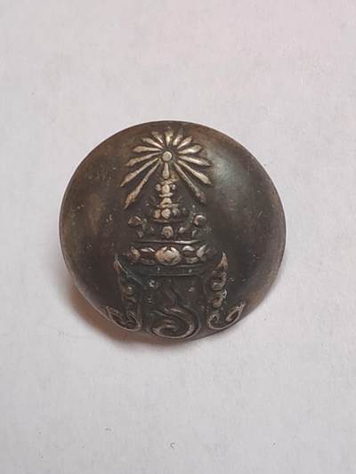 韵星假日军品类拍卖第43期 -- Rimey Holidays Militaria Auction 43 - 泰王国拉玛五世银制国家服务证章 朱拉隆功大帝时期 距今150年左右为 朱拉隆功改革勋赏制度最早的奖章之一 名为证章但是为奖励性质含银量超过百分之95 颁发数量少