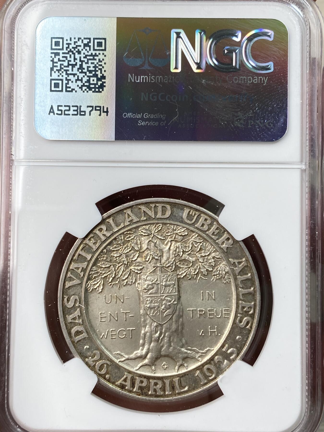 万国钱币拍卖第062期 NGC MS62 1930年德国魏玛共和国兴登堡执政5周年纪念银章 凹凸设计非常有质感 兴登堡家族盾徽刻印在橡树上 精铸镜面银霜淡金彩