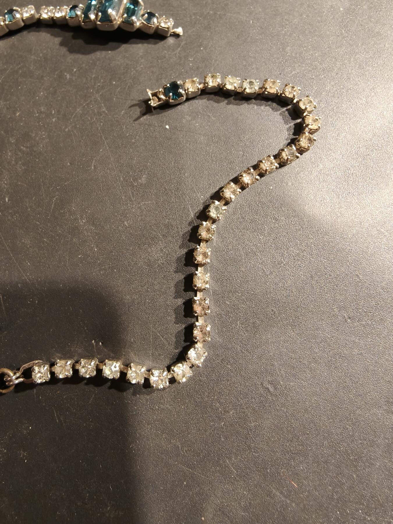 老王徽章第185期 法国嵌宝链子