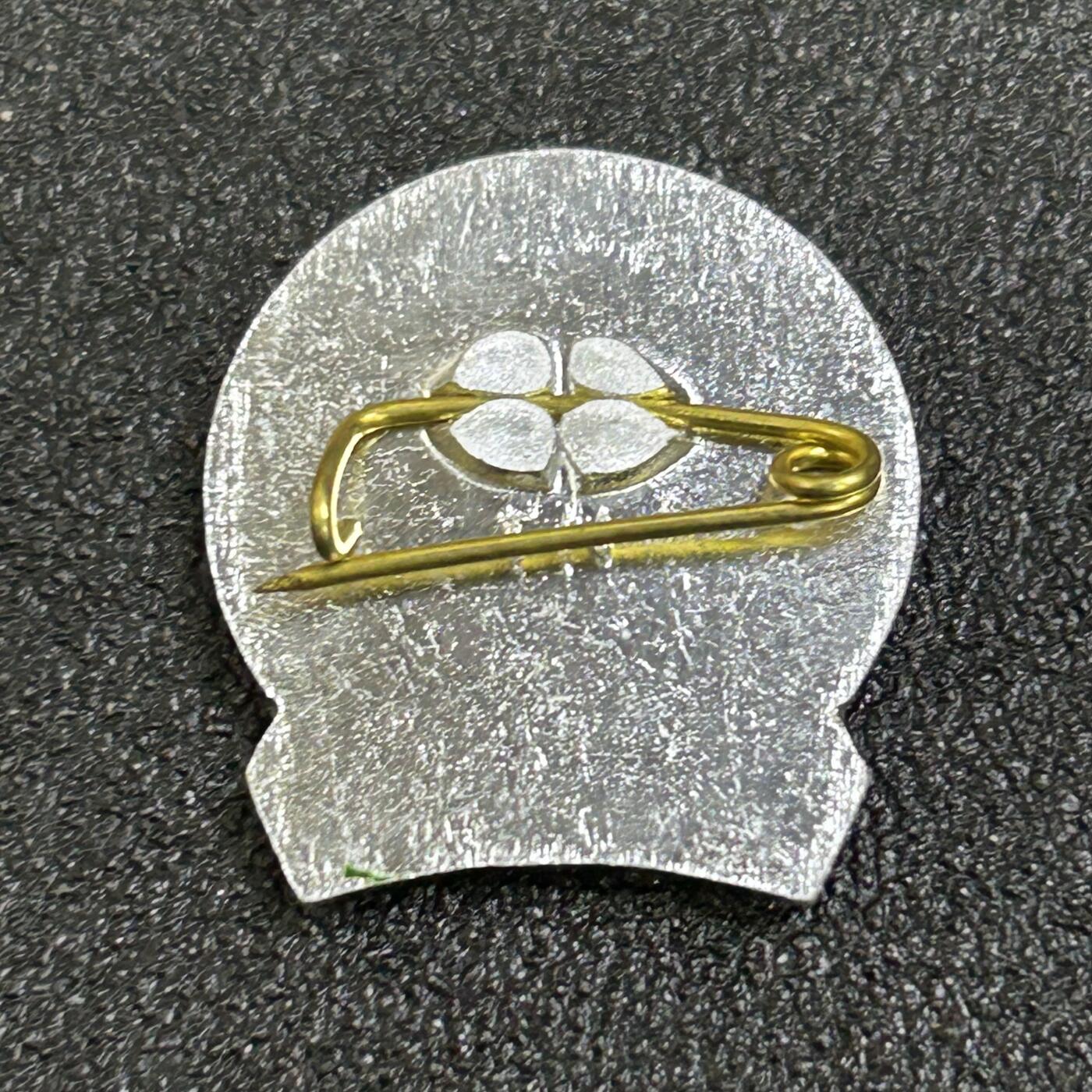 西秦中古拍卖第七十九期  越南少先队证章