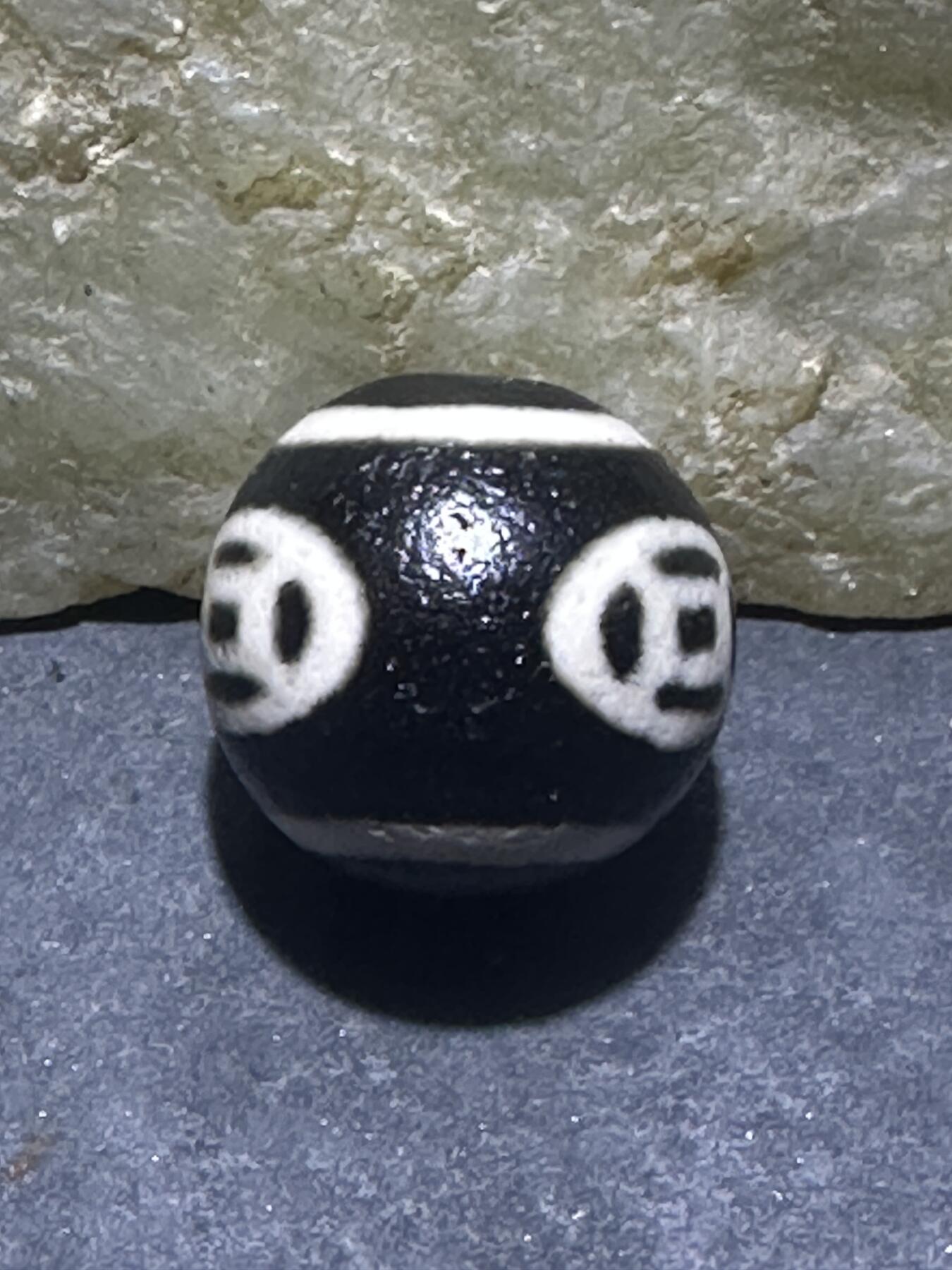 仅此一颗，精品藏传钱币玛瑙天珠一颗，