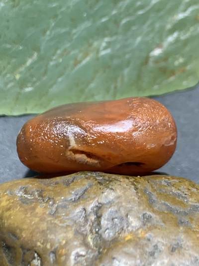 精美荔枝冻柿子红水冲籽川料南红玛瑙原石一颗 精美荔枝冻柿子红水冲籽川料南红玛瑙原石一颗