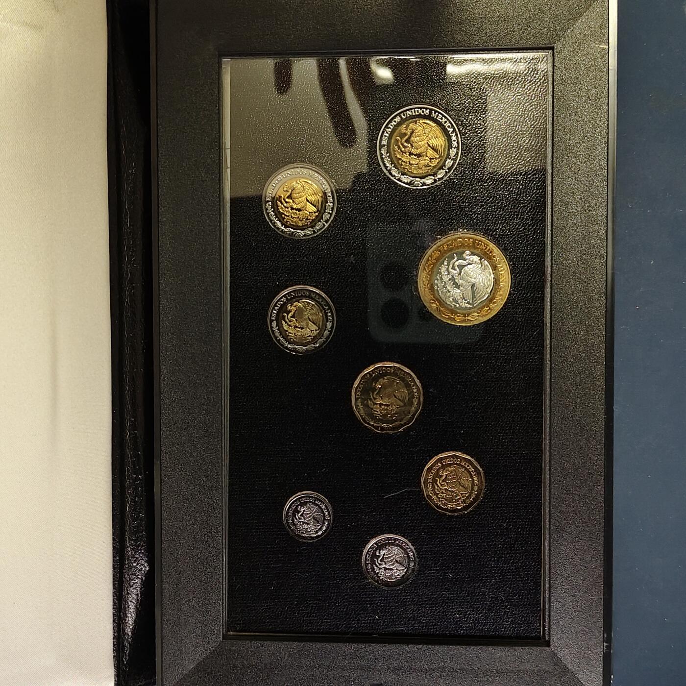 【全场包邮】纯粹捡漏拍509场 【少见】墨西哥1995年官方精制套币-盒证全-量6981-10比索为银芯精制币【28毫米11.13克92.5%】仅随套币发行