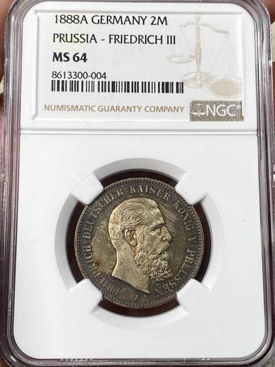 万国钱币拍卖第062期 - NGC MS64 1888年德国三皇之年腓特烈三世流通短翅2马克 经典三皇品种 均匀厚重的欧陆酱五彩裹身 观感超越分数的顶级视觉享受