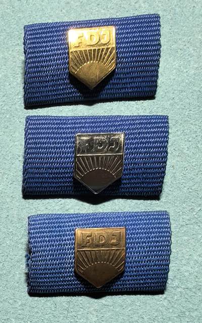 盛世勋华——号角文化勋章邮票专场拍卖第307期 - 东德自由东德青年协会（FDJ）阿图尔·贝克尔奖章勋略 金银铜一套