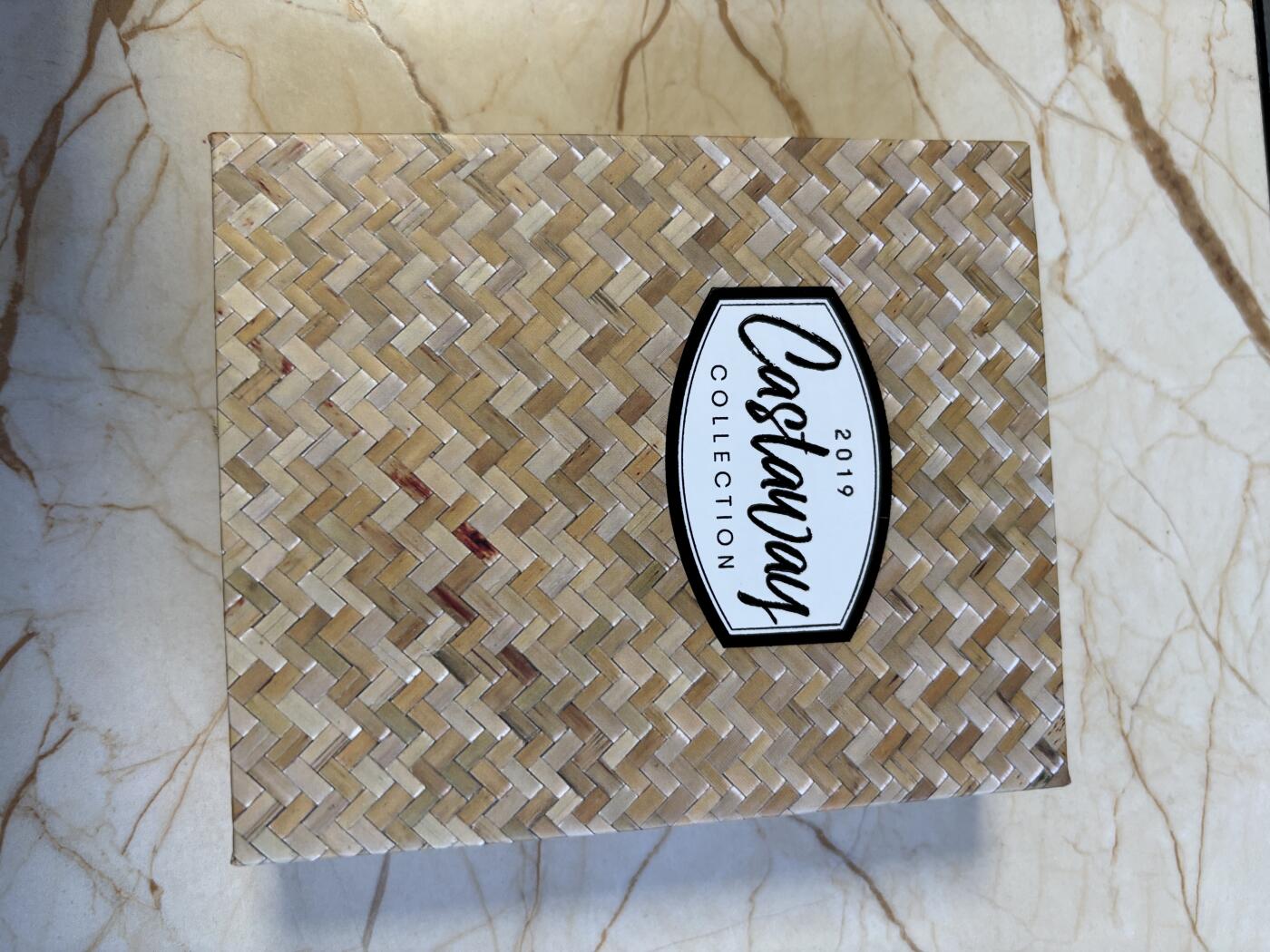 第191期拍卖 斐济2019年1元彩色异形精制银币 荒岛-扇贝 10克999银 发行量：1万 盒证全