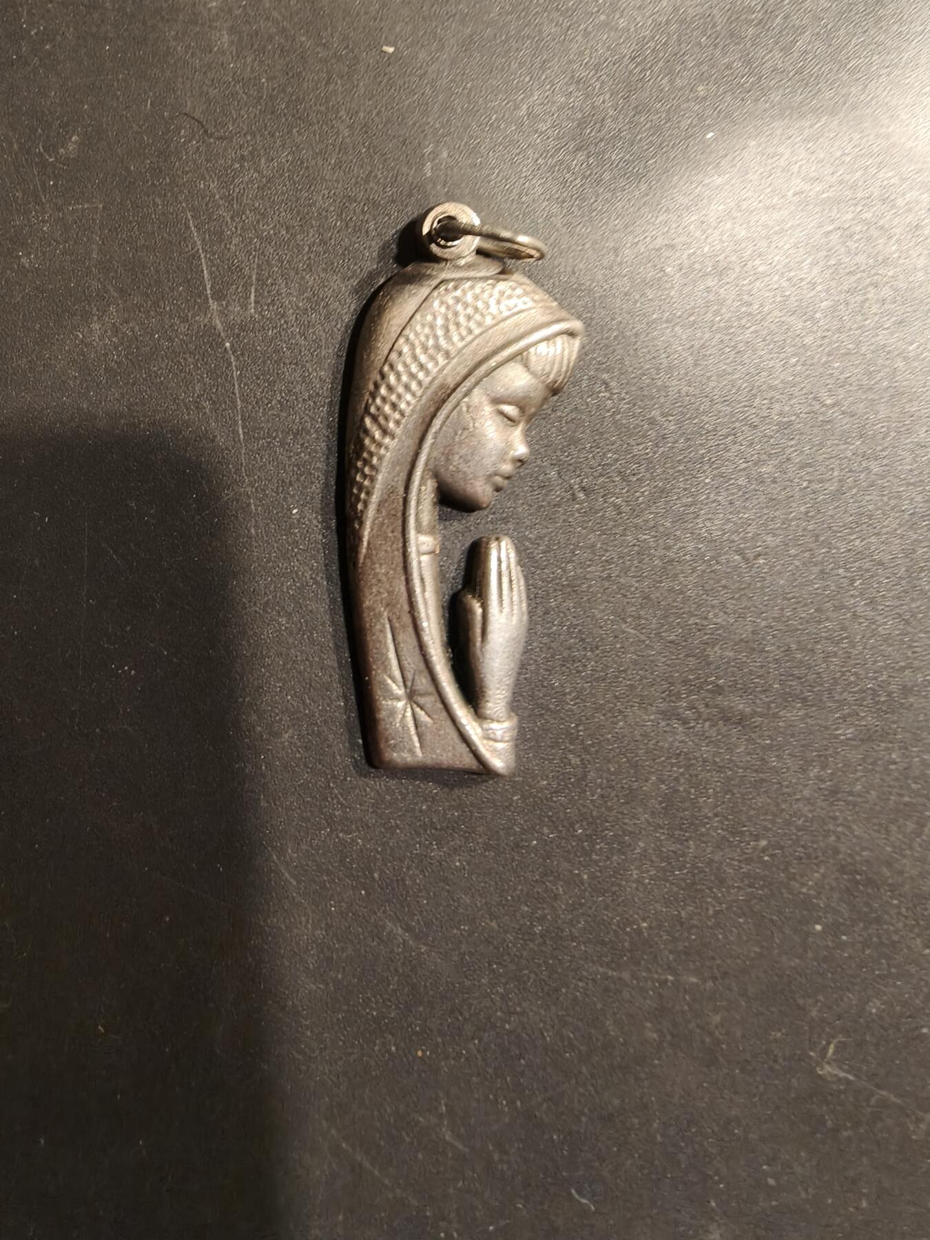 老王徽章第185期 法国天主教会圣母吊坠