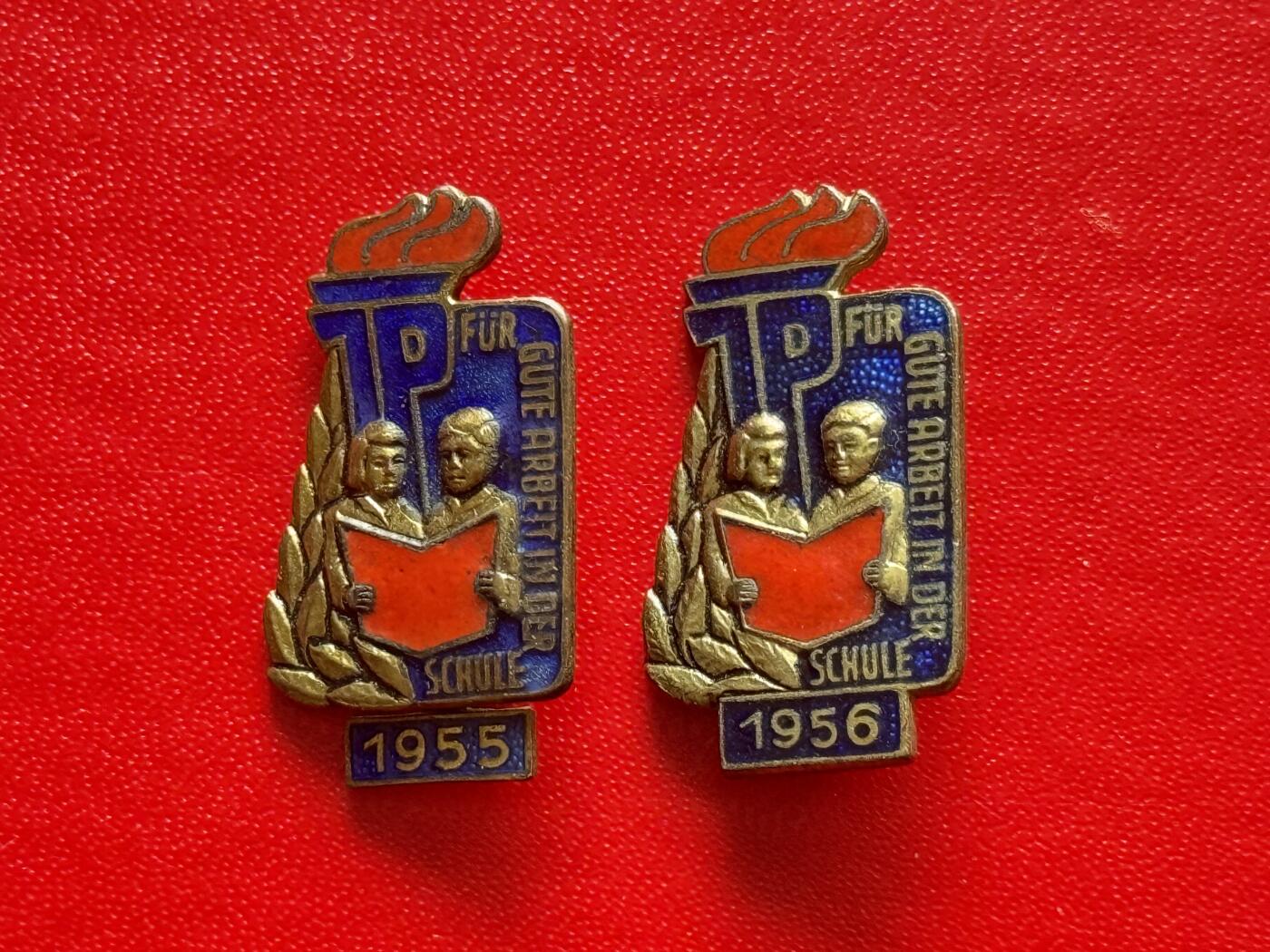 云宸嘉赏-勋臻精藏⭐️年后精品专拍场次🎖 民主德国 良好学校工作表现奖章一对  早期黄铜热珐琅版本