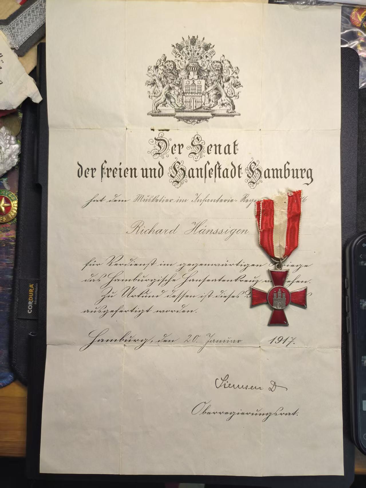云宸嘉赏-勋臻精藏⭐️年后精品专拍场次🎖 汉萨十字勋章带证书 勋章品相完好 授予巴伐利亚步兵团的理查德・汉斯西格先生
