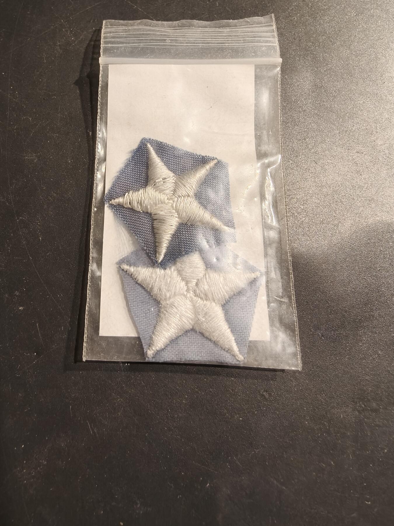 老王徽章第185期 美国金星服役旗两枚   原封