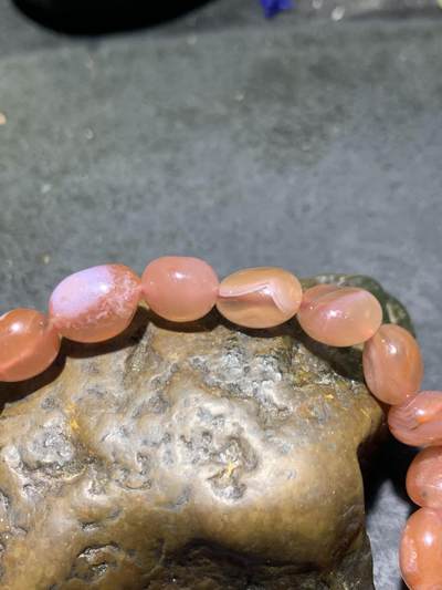 川料樱桃红南红玛瑙随形糖豆单圈手串一条， 川料樱桃红南红玛瑙随形糖豆单圈手串一条，