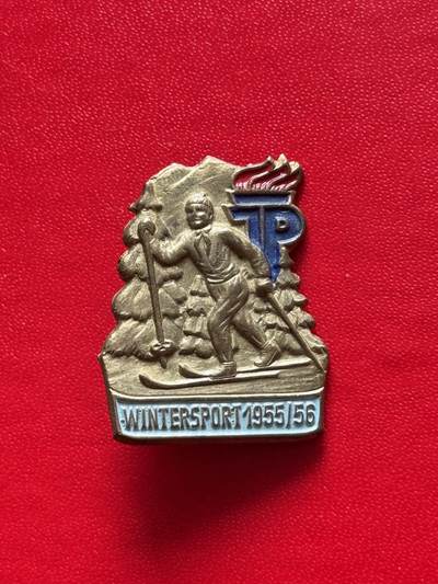 云宸嘉赏-勋臻精藏⭐️元宵节特别专拍场次🎖 - 民主德国 台尔曼先锋队1955/56冬季运动证章