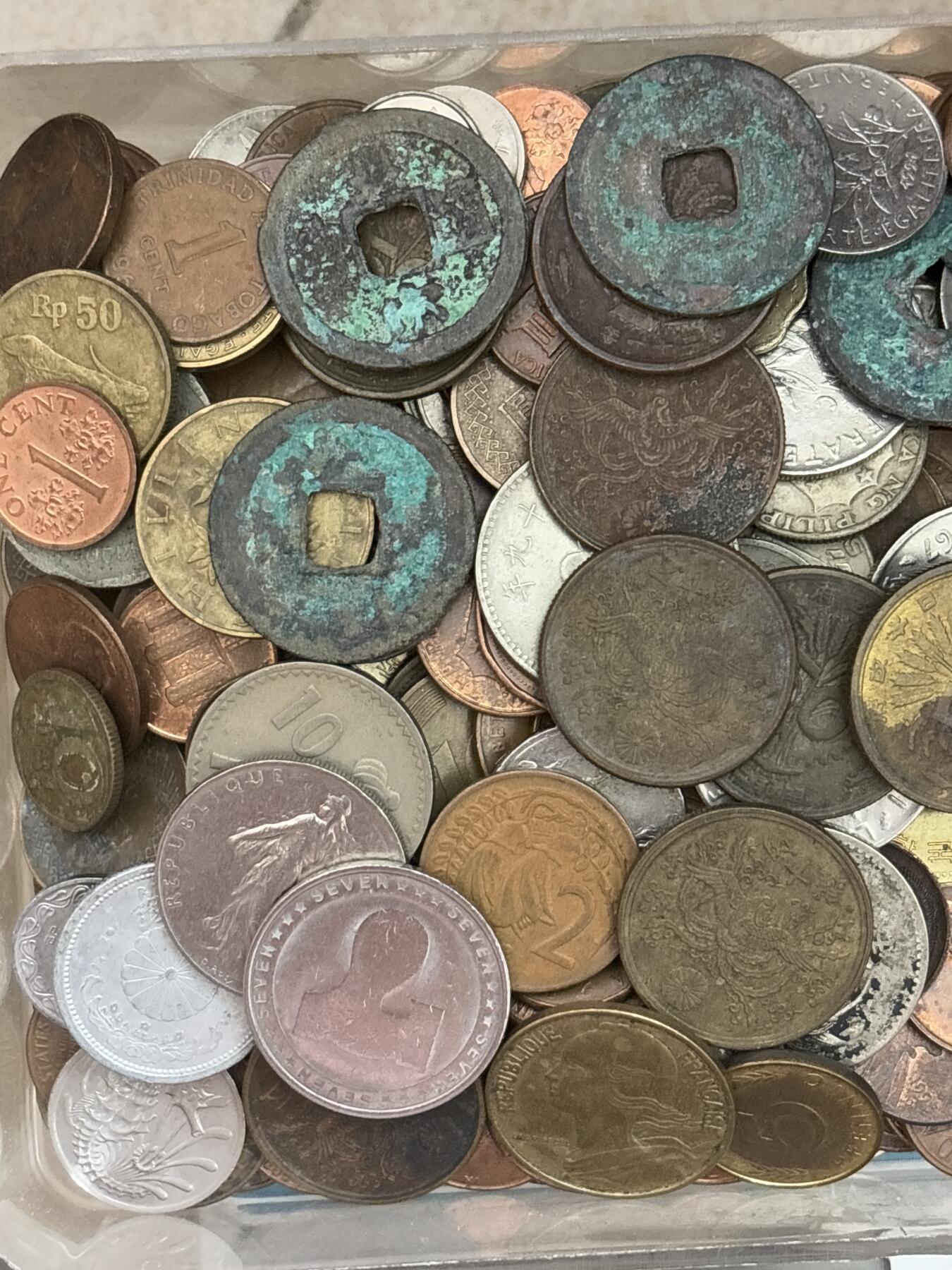 文馨钱币收藏第 295 场，（元宵场）各种银币散币纪念章，长期接代拍业务 各国散币 982 克