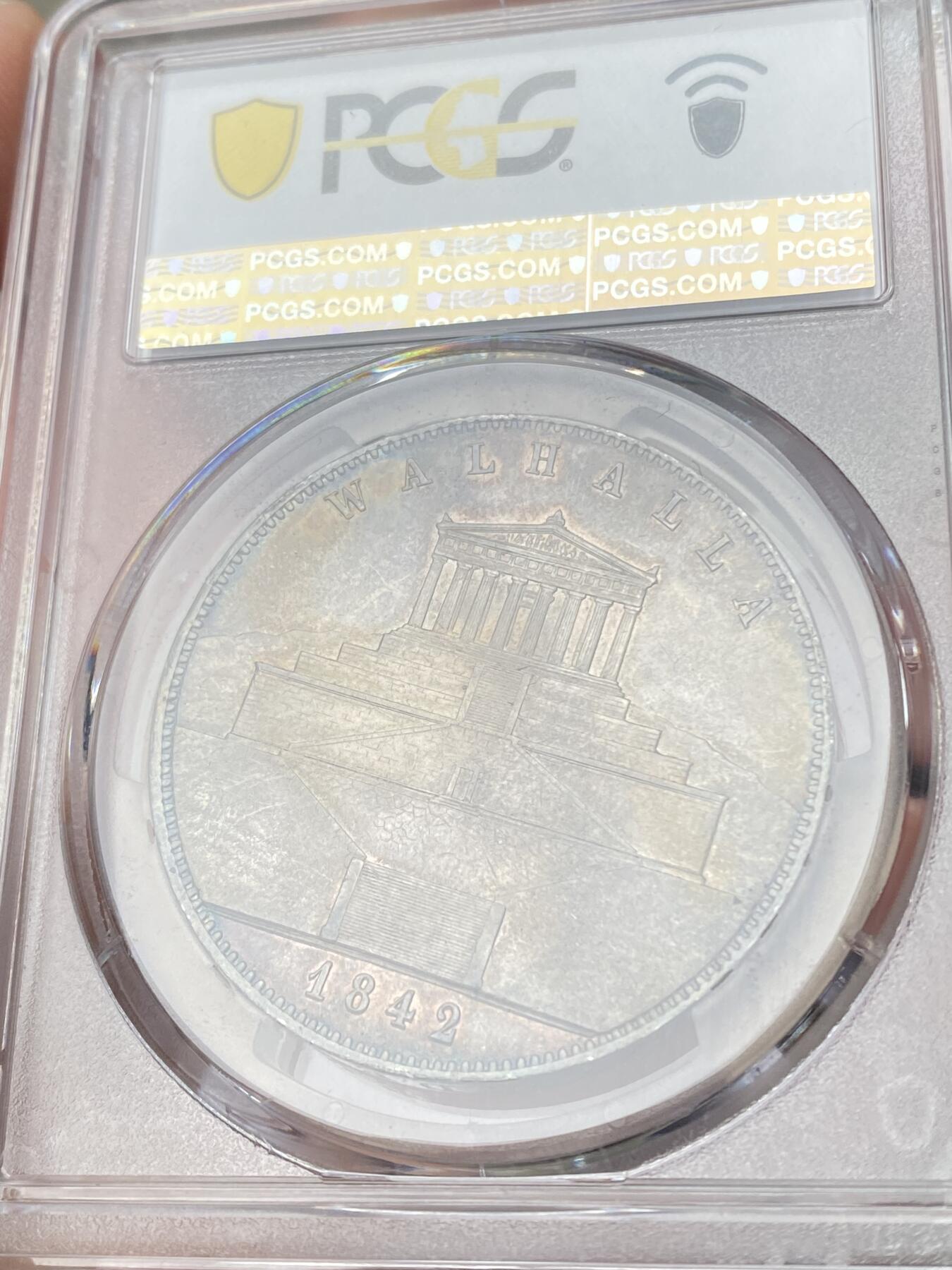 万国钱币拍卖第062期 PCGS AU55 1842年德国巴伐利亚路德维希一世瓦尔哈拉圣殿落成历史2泰勒 历史泰勒名品之一 德国最伟大的死亡圣殿·英灵殿·瓦尔哈拉 全德国最伟大人物的归宿之殿堂 原味德式五彩极美 好品越来越难的历史2t系列