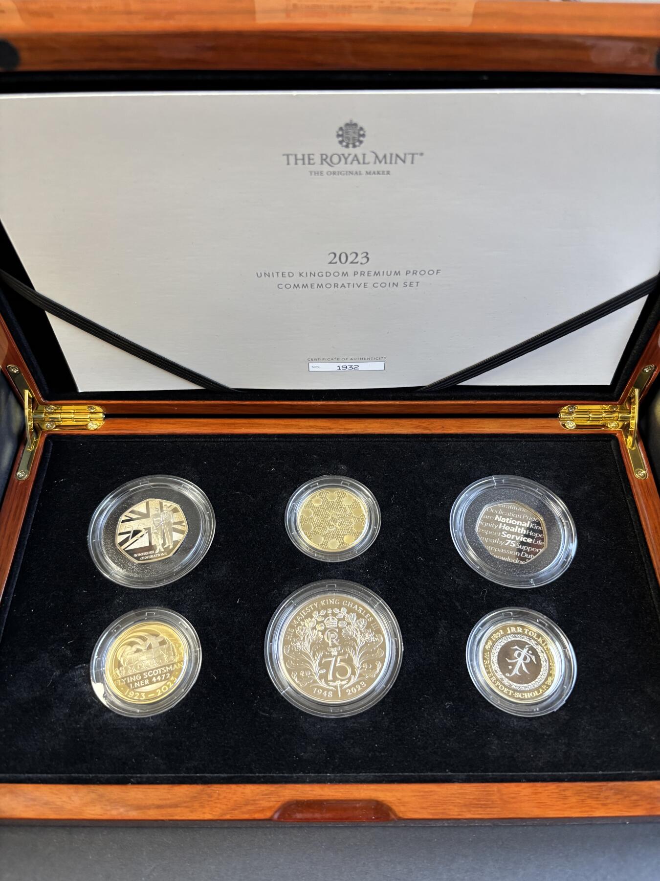 第191期拍卖 英国2023年硬币年册官方套装托尔金 查尔斯三世6枚精制纪念币木盒套装