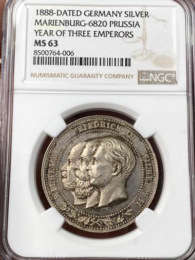 万国钱币拍卖第062期 - NGC MS63 1888年德国三皇之年普鲁士鹰纪念银章 淡玫瑰色包浆环绕 高浮雕镜面精铸三皇全深打普鲁士鹰