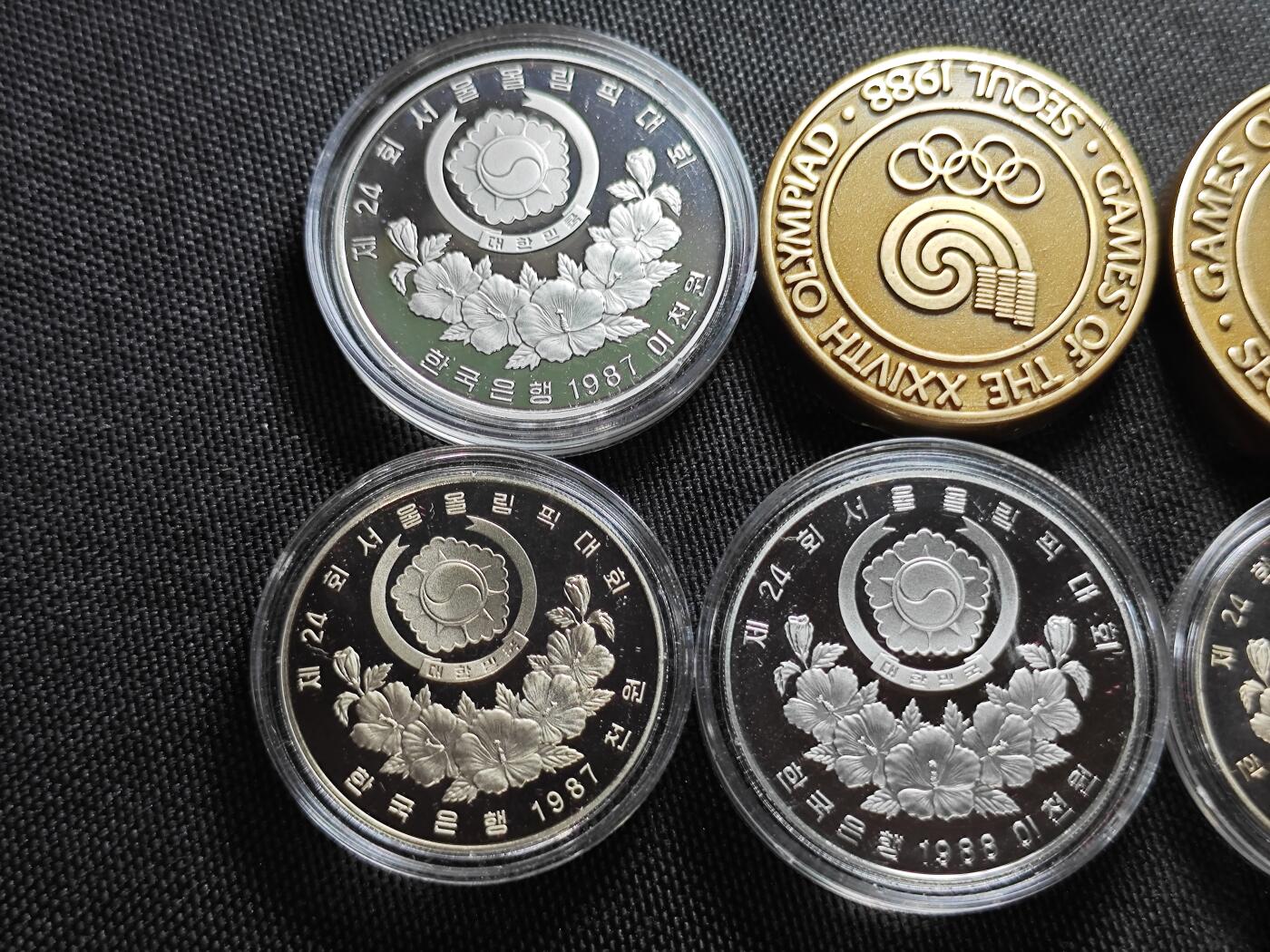 KK钱币收藏小铺   套币 批量/好品散币专场 2月预留时间 周末发货  韩国精制套币 含6枚精制纪念币 盒证齐全