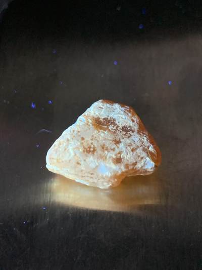 精美天然乌克兰蜜蜡随形原石珠子一颗！ 精美天然乌克兰蜜蜡随形原石珠子一颗！