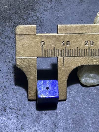 精美阿富汗老矿青金石六面方形珠一颗 精美阿富汗老矿青金石六面方形珠一颗