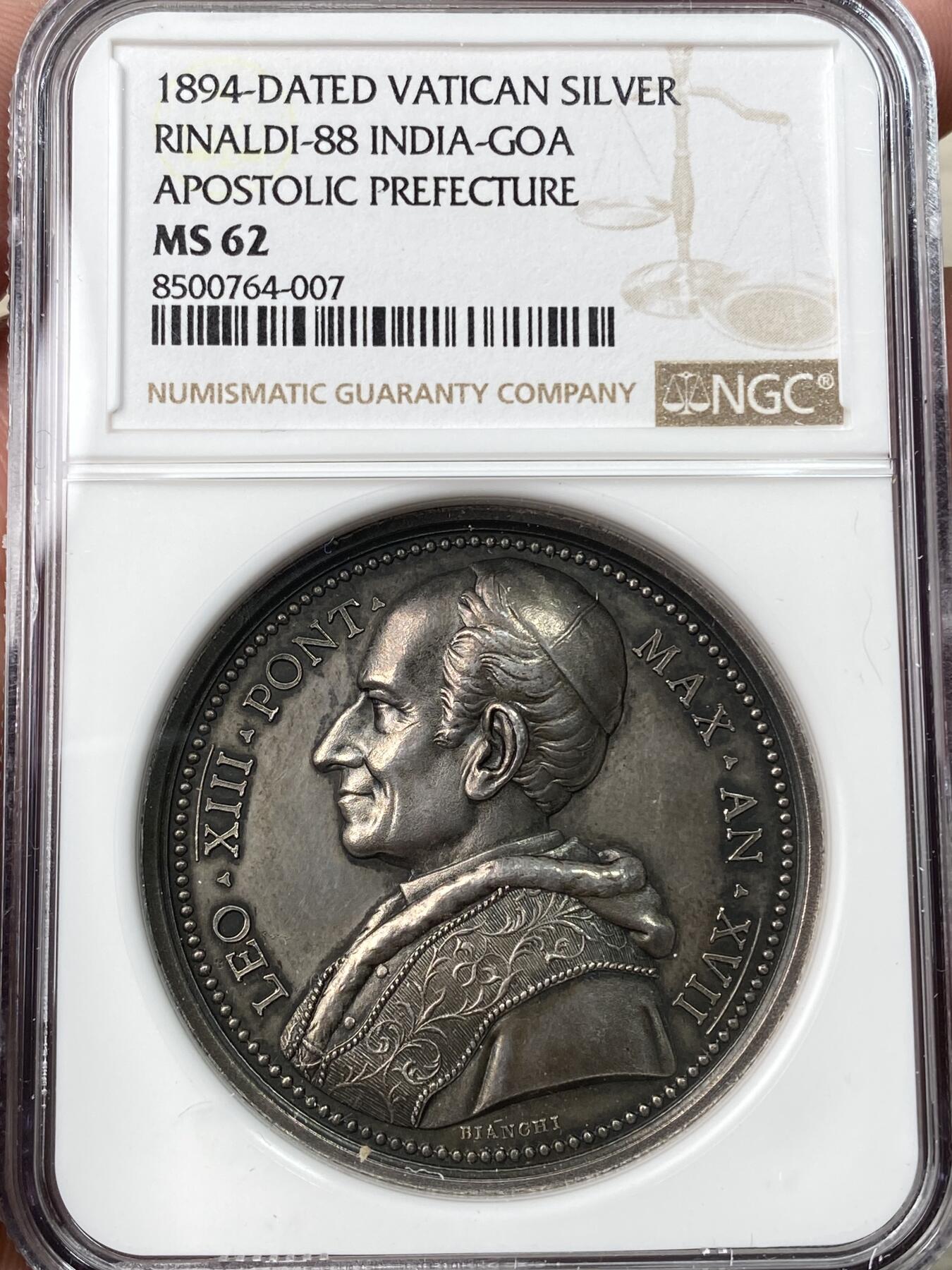万国钱币拍卖第062期 NGC MS62 1894年梵蒂冈教皇国在英属印度建立教皇神学院纪念大银章 罗马造币厂铸 高浮雕教化女神向印度教众传教