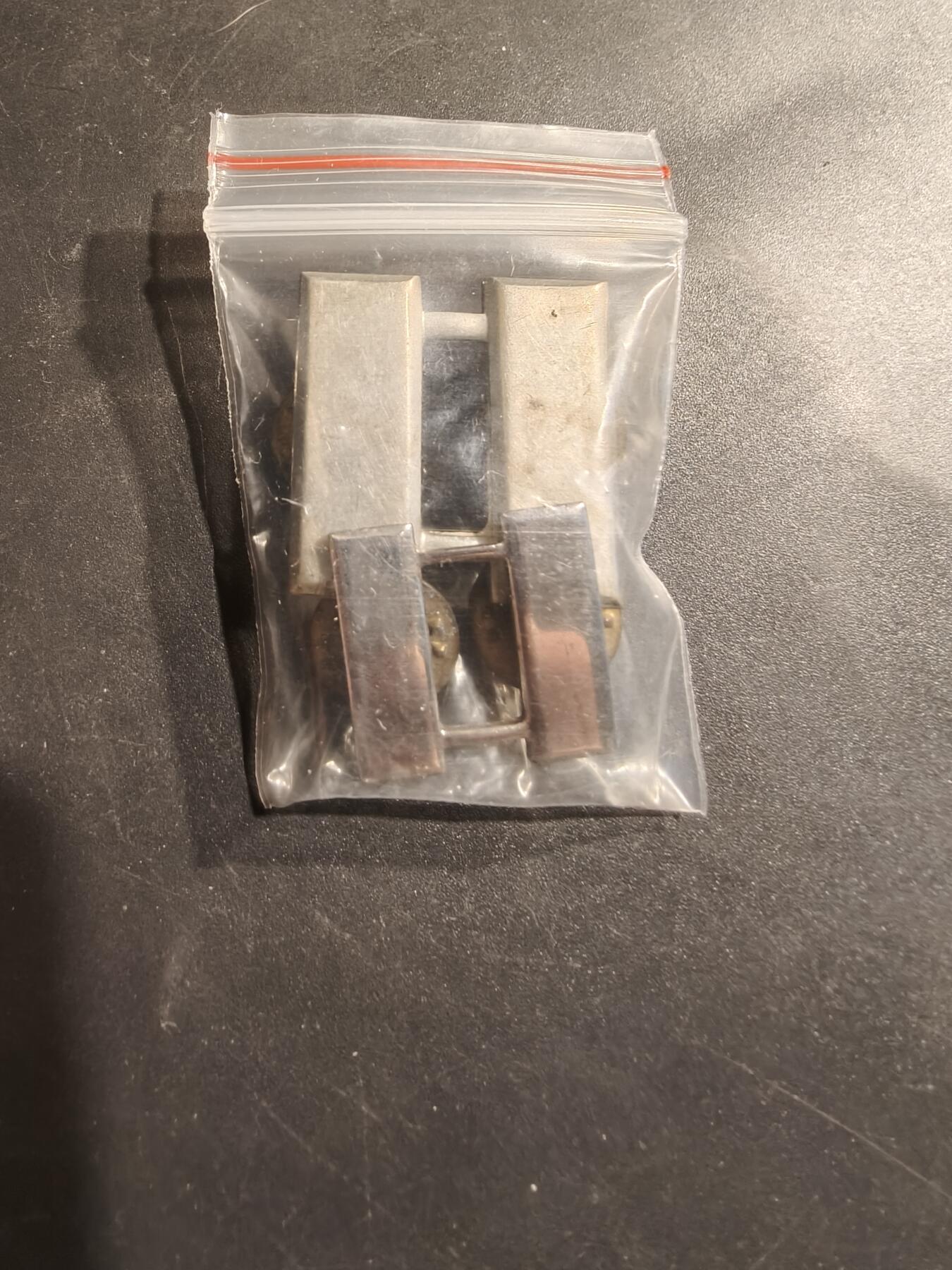 老王徽章第185期 美国陆军上尉军衔一组    大小尺寸