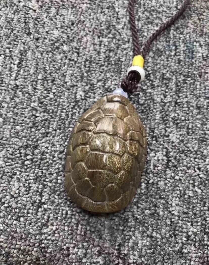 金丝楠阴沉木黄料精雕手把件～富甲天下