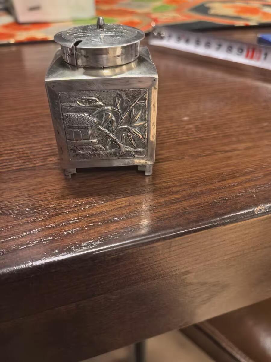 欧洲铜章和回流杂项第一场 欧洲回流晚清民国调料罐银罐纯银55克左右，有银调羹