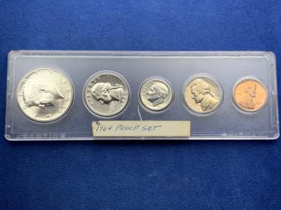 《竞宝斋》第466场 周日，周一 2场连拍 （全场包邮）欢迎送拍 - 美国1964年精制套币 whitman盒子 含三枚900银银币