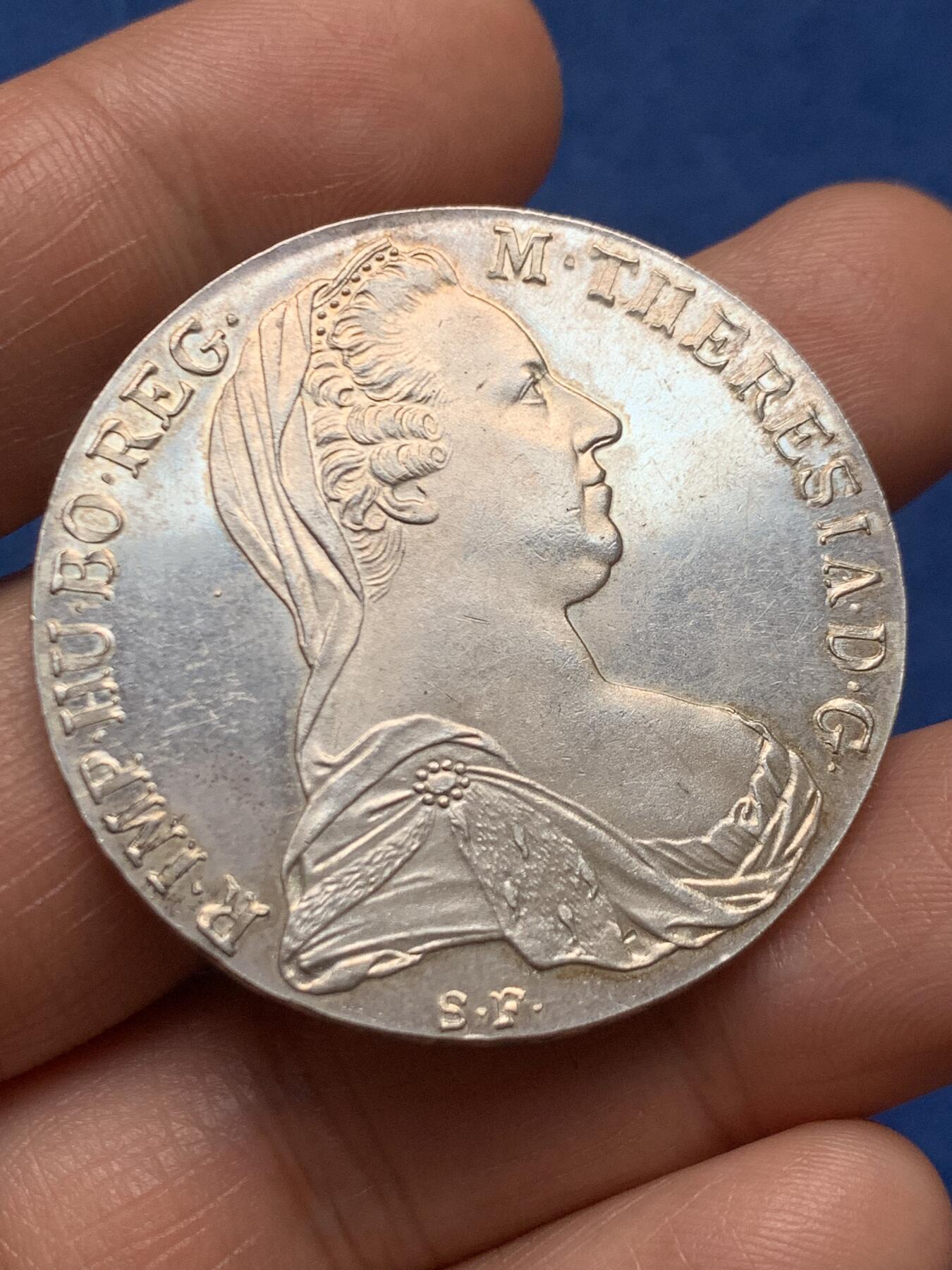 《竞宝斋》第466场 周日，周一 2场连拍 （全场包邮）欢迎送拍 全新品相 奥地利 1780年（后铸）大奶妈银币