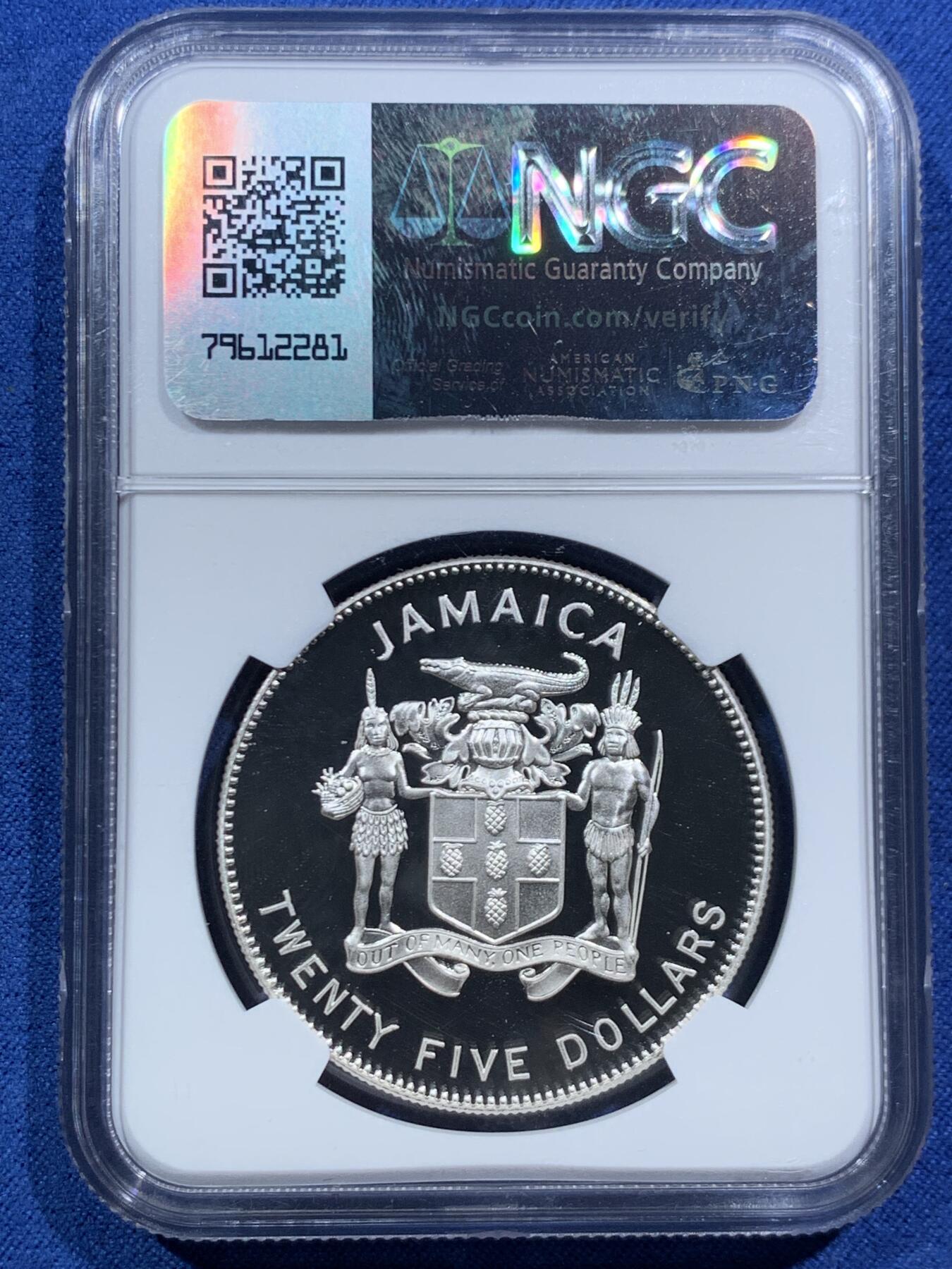 《竞宝斋》第466场 周日，周一 2场连拍 （全场包邮）欢迎送拍 NGC PF69UC 牙买加1995年各国人民为和平而团结-联合国成立50周年镜面高浮雕25元精制纪念银币，925银，28.28克，发行量105000枚，主题意义重大，收藏价值高。