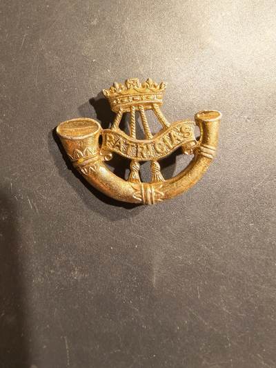 老王徽章第185期 - 加拿大帕特里西亚公主轻步兵团帽徽    女王时期