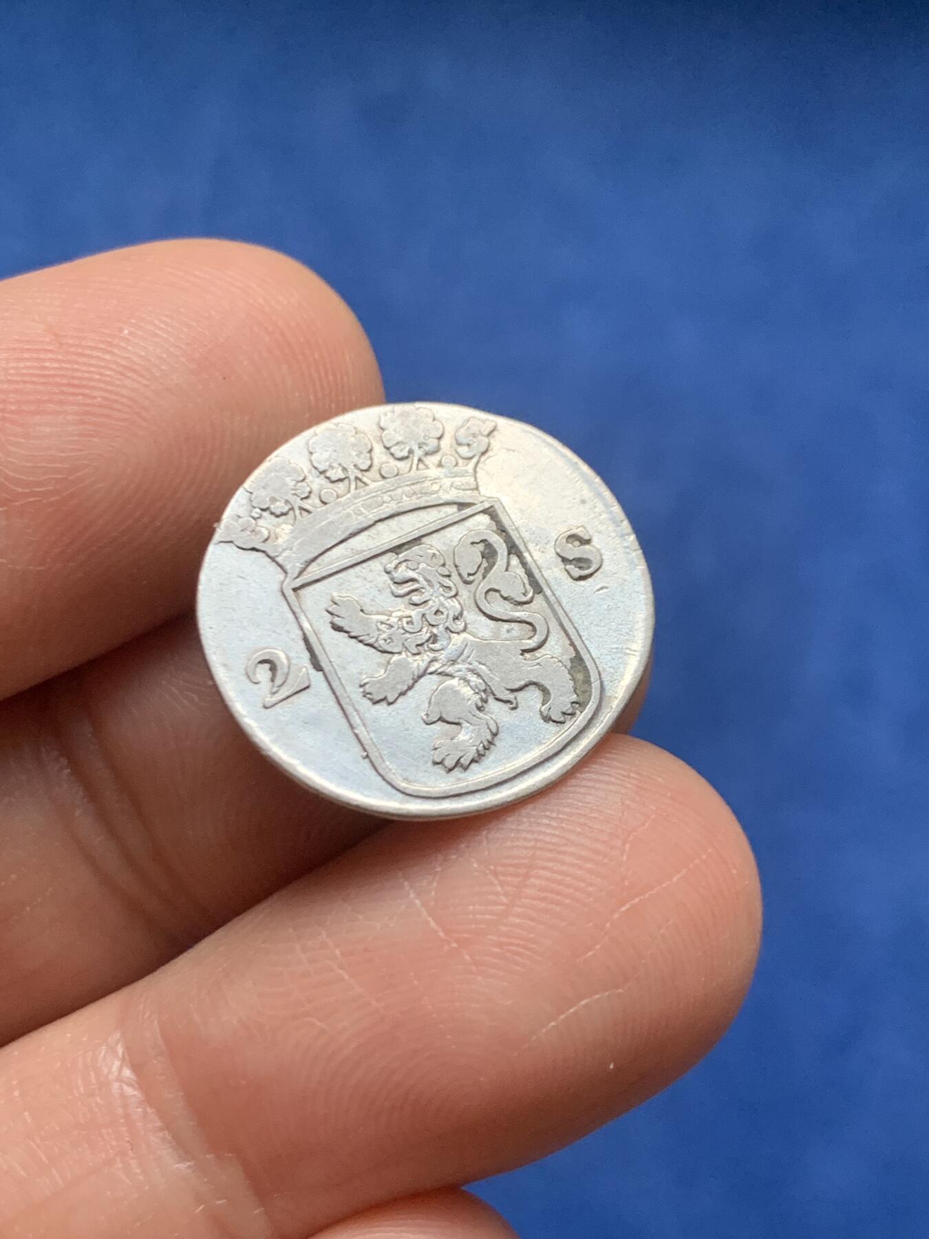 《竞宝斋》第466场 周日，周一 2场连拍 （全场包邮）欢迎送拍 荷兰东印度公司1744立狮2S银币