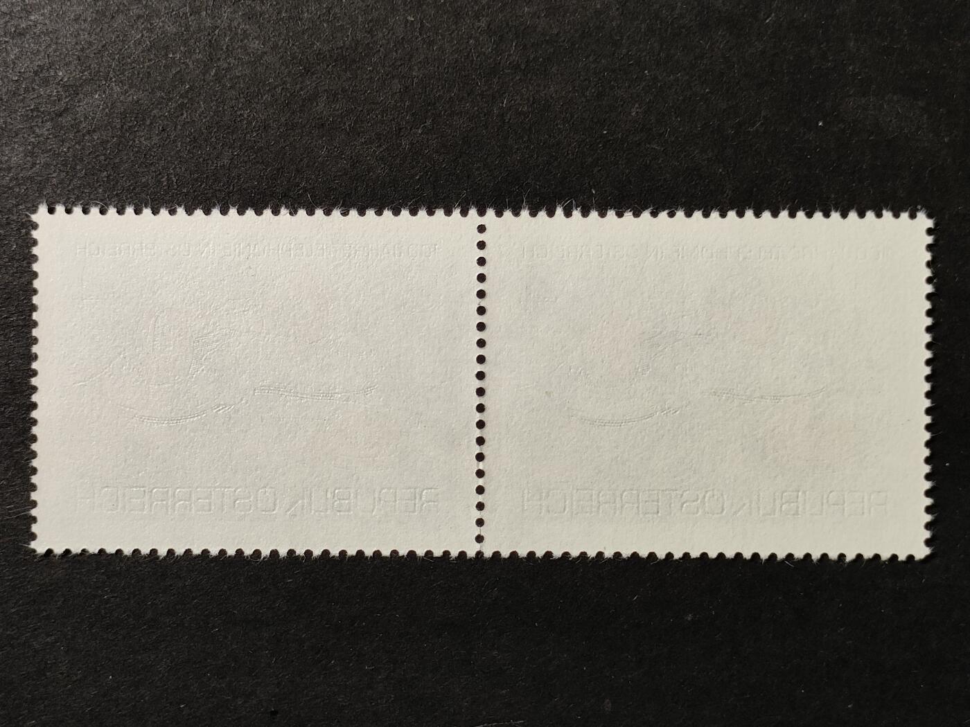 ↓君缘收藏751期☞钱币邮品↓无佣金、可寄存、满30元包邮  奥地利邮票，1981年奥地利电话诞生100周年·约1900年用于家庭及分机设备的桌式电话邮票雕刻版1全，随机发一枚