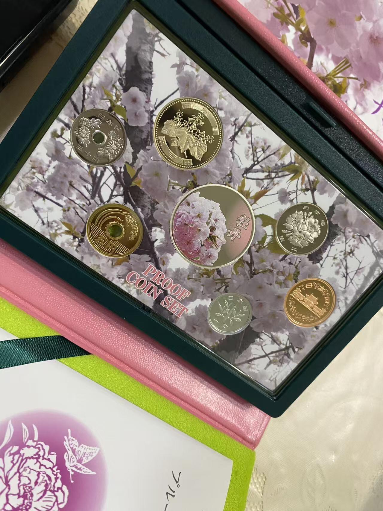 日本各大系列精装纪念套币