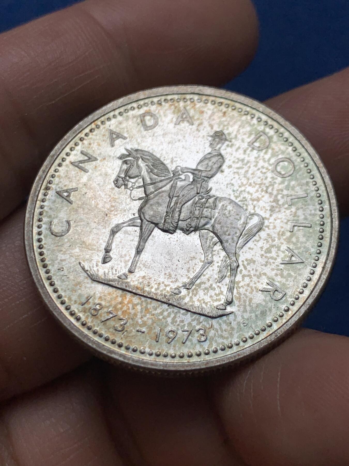 《竞宝斋》第466场 周日，周一 2场连拍 （全场包邮）欢迎送拍 加拿大1973年皇家骑警成立100周年纪念银币