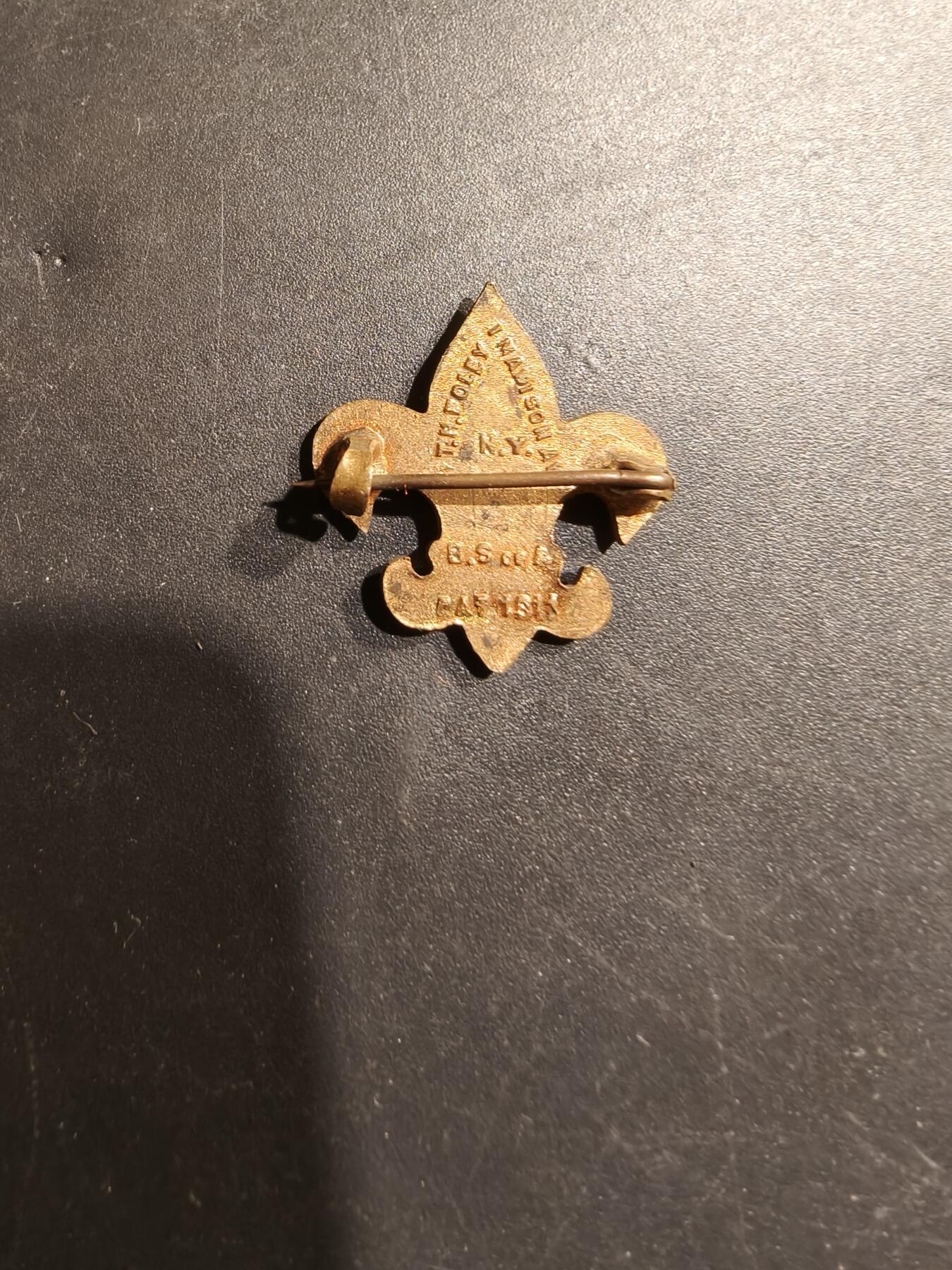 老王徽章第185期 法国莺尾花胸针